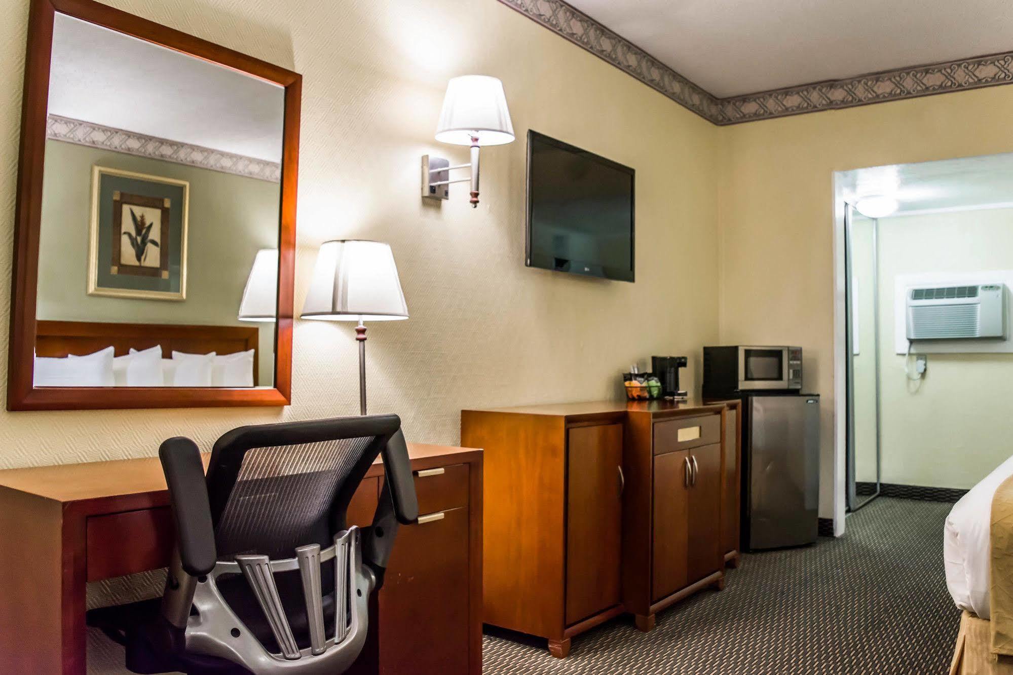 Quality Inn Airport - Cruise Port Tampa Esterno foto